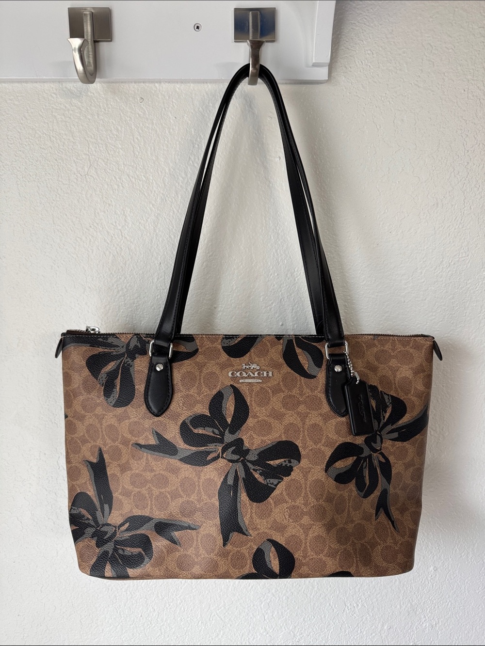 Coach Gallery Bow Print Tote